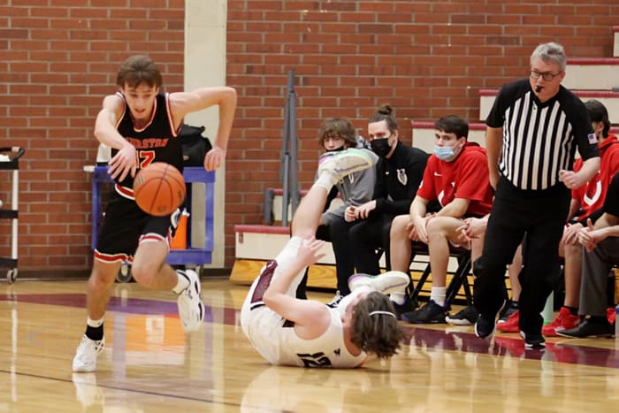 Thurston.Willamette.boys-basketball.Michele-Bunch.42